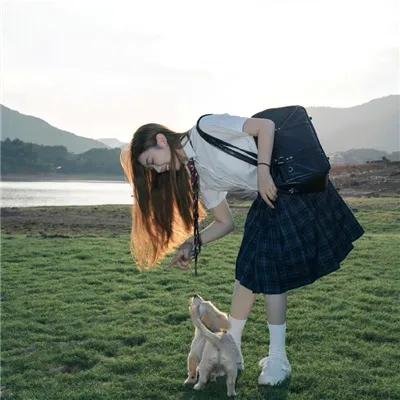沉默一瞬